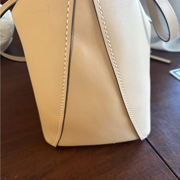 Coach Cream Leather Women's Bag - Picture 8 of 12